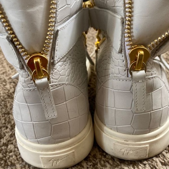 Giuseppe Zanotti - Picture 3 of 4